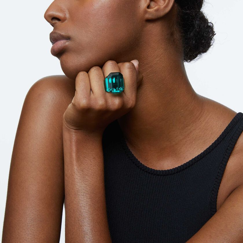 swarovski lucent cocktail ring  green