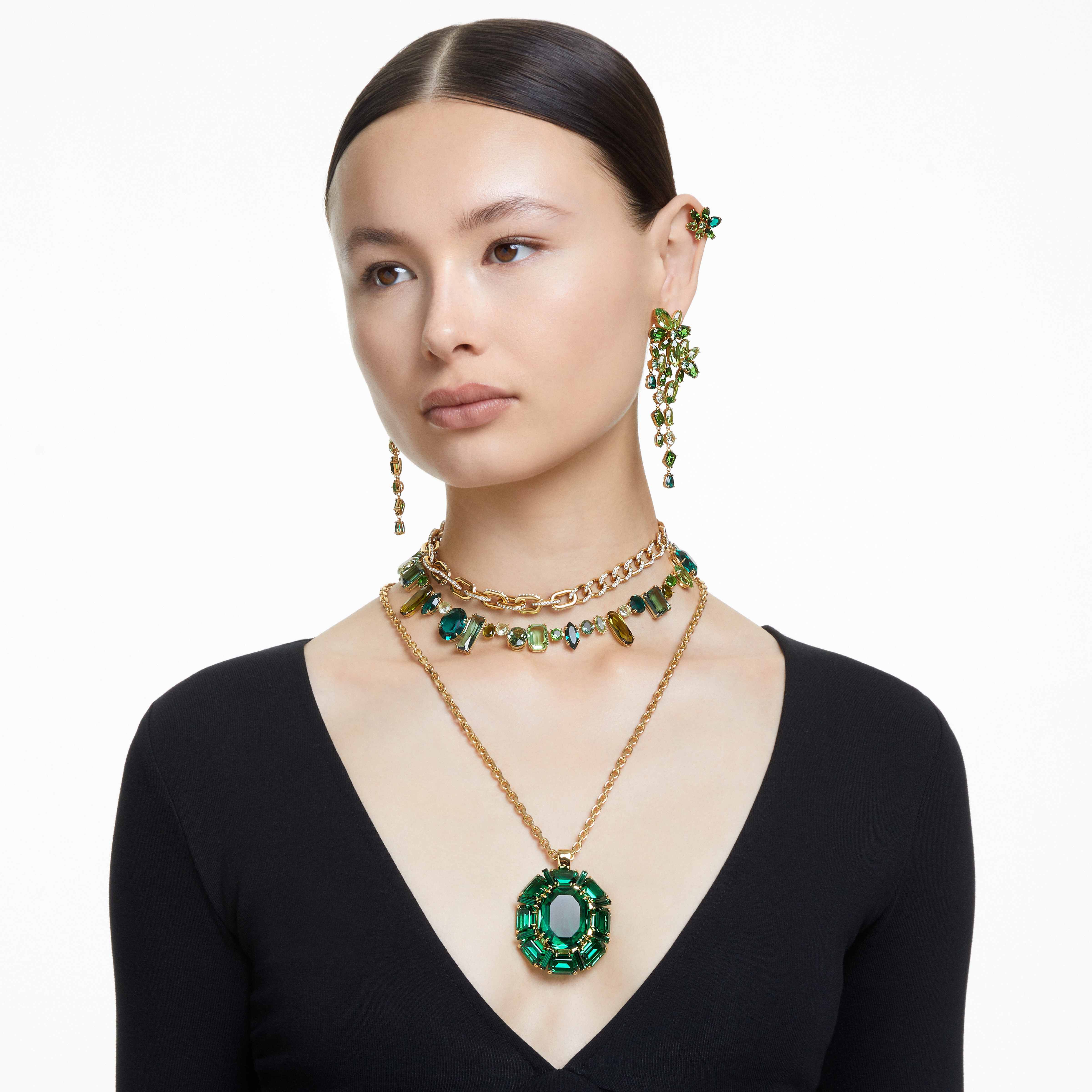 swarovski gema necklace  mixed cuts  green  gold tone plated