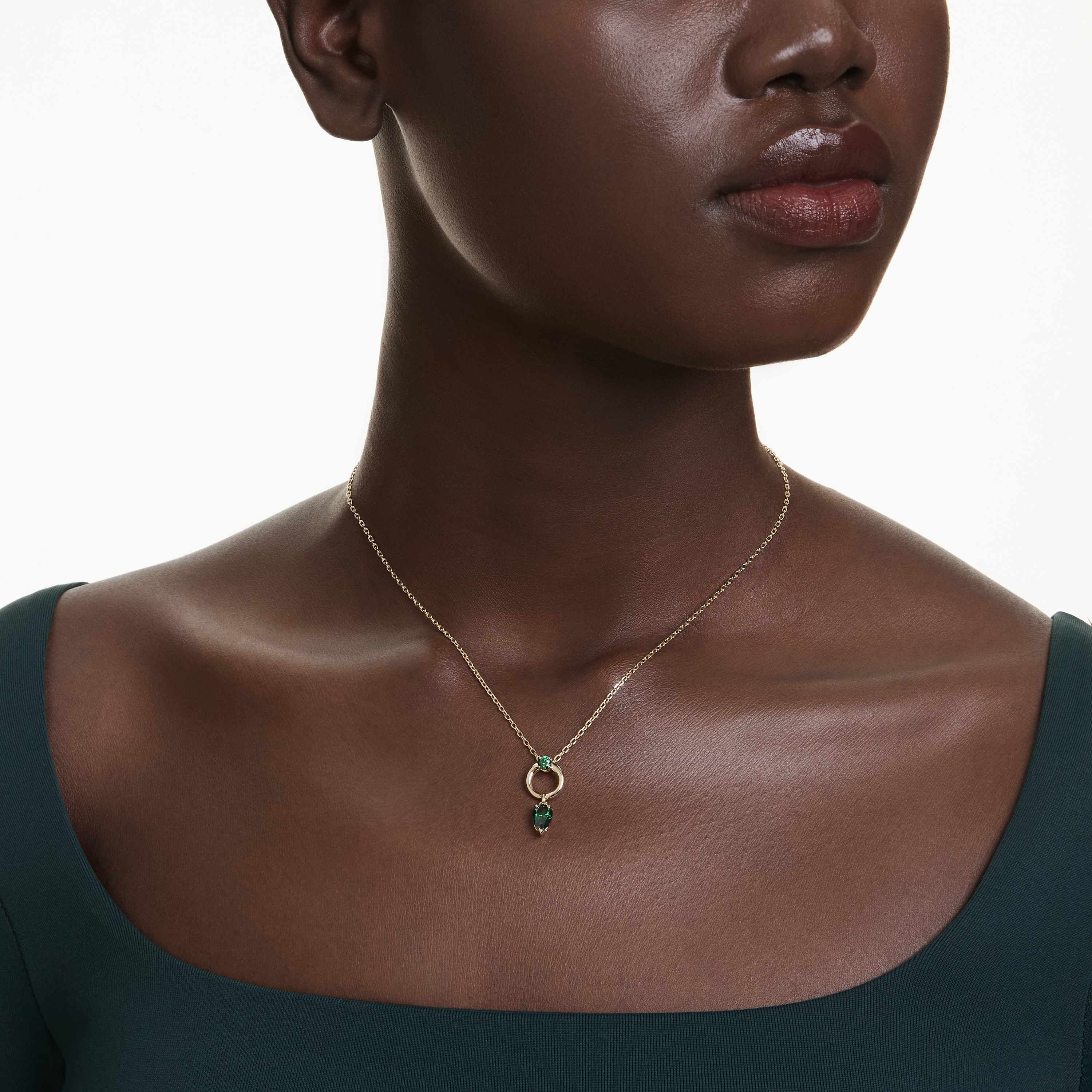 swarovski mesmera pendant  mixed cuts  green  gold tone plated